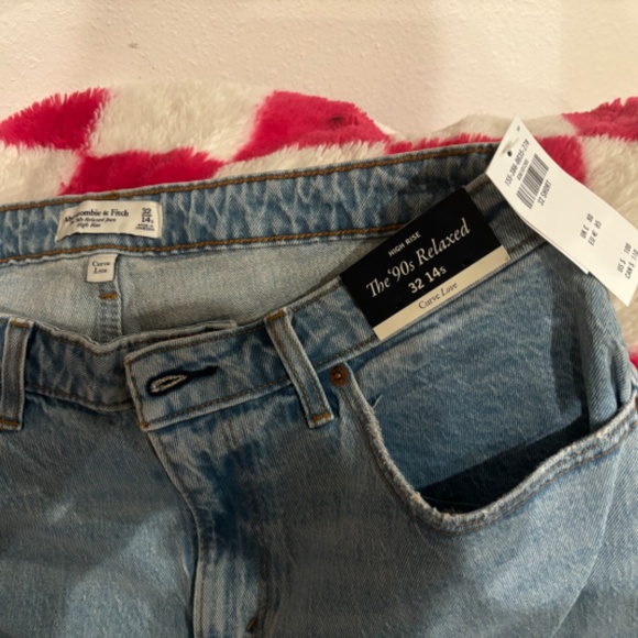 Curve Love High Rise 90s Relaxed Jean - Picture 2 of 6